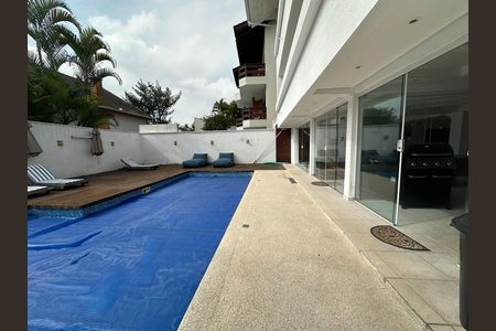 Casa de condomínio para alugar com 348m², 4 quartos e 6 vagasPiscina
