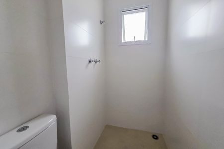 Apartamento à venda com 69m², 2 quartos e 2 vagas Apartamento à venda com 69m², 2 quartos e 2 vagasBanheiro da Suíte