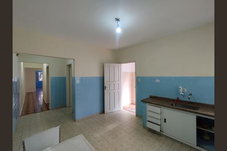 Casa à venda com 100m², 2 quartos e 2 vagasCozinha 