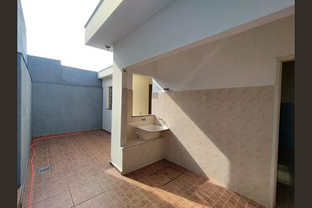 Casa à venda com 100m², 2 quartos e 2 vagasÁrea de Serviço