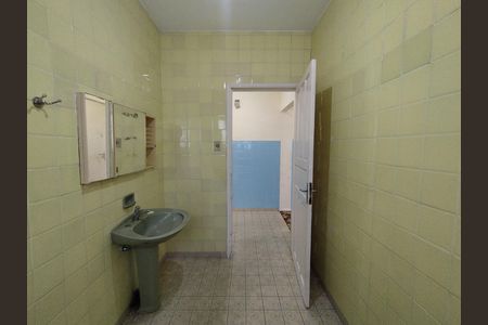 Casa à venda com 100m², 2 quartos e 2 vagasBanheiro 