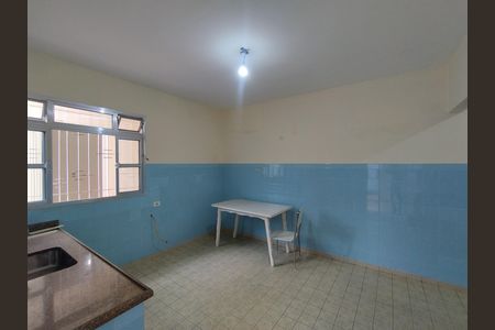 Casa à venda com 100m², 2 quartos e 2 vagasCozinha 