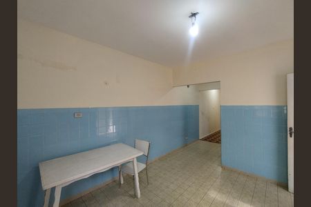 Casa à venda com 100m², 2 quartos e 2 vagasCozinha 
