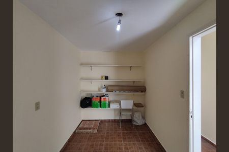 Casa à venda com 100m², 2 quartos e 2 vagasQuarto de Serviço