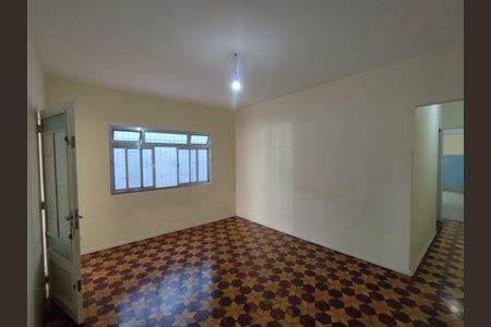 Casa à venda com 100m², 2 quartos e 2 vagasSala 