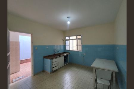 Casa à venda com 100m², 2 quartos e 2 vagasCozinha 