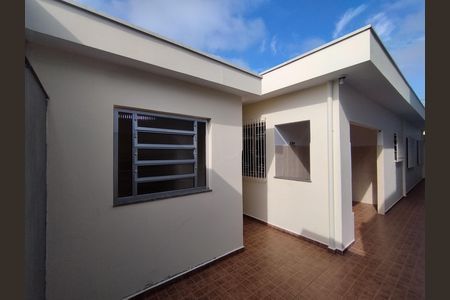 Casa à venda com 100m², 2 quartos e 2 vagasQuintal 