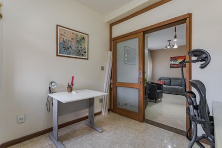 Casa à venda com 204m², 3 quartos e 4 vagas Casa à venda com 204m², 3 quartos e 4 vagasQuarto