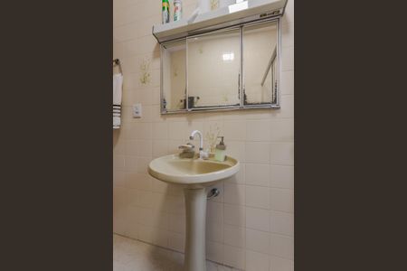 Casa à venda com 204m², 3 quartos e 4 vagas Casa à venda com 204m², 3 quartos e 4 vagasBanheiro