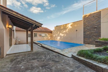 Casa à venda com 204m², 3 quartos e 4 vagas Casa à venda com 204m², 3 quartos e 4 vagasQuintal