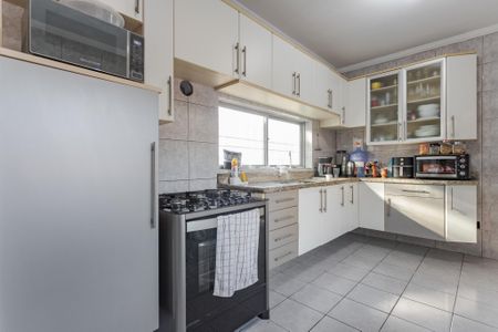 Casa à venda com 204m², 3 quartos e 4 vagas Casa à venda com 204m², 3 quartos e 4 vagasCozinha
