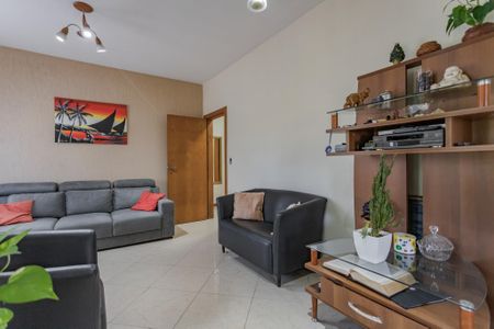 Casa à venda com 204m², 3 quartos e 4 vagas Casa à venda com 204m², 3 quartos e 4 vagasSala