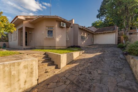 Casa à venda com 204m², 3 quartos e 4 vagas Casa à venda com 204m², 3 quartos e 4 vagasQuintal