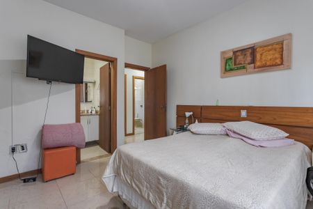 Casa à venda com 204m², 3 quartos e 4 vagas Casa à venda com 204m², 3 quartos e 4 vagasSuíte
