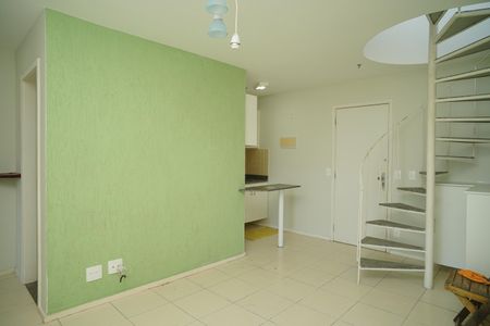 Sala de apartamento à venda com 1 quarto, 78m² em Camboinhas, Niterói