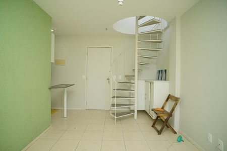 Apartamento à venda com 78m², 1 quarto e 1 vaga Apartamento à venda com 78m², 1 quarto e 1 vagaSala