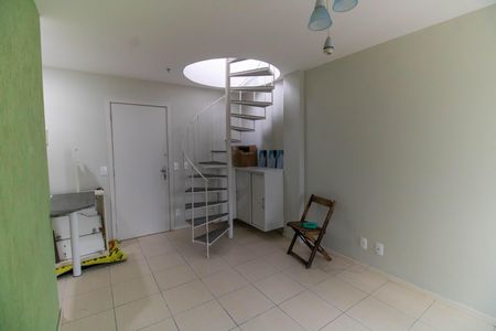 Sala de apartamento para alugar com 1 quarto, 78m² em Camboinhas, Niterói