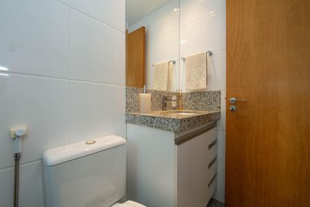 Apartamento à venda com 138m², 4 quartos e 3 vagas Apartamento à venda com 138m², 4 quartos e 3 vagasBANHEIRO3
