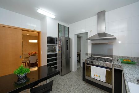 Apartamento à venda com 138m², 4 quartos e 3 vagas Apartamento à venda com 138m², 4 quartos e 3 vagasCOZINHA