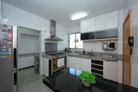 Apartamento à venda com 138m², 4 quartos e 3 vagas Apartamento à venda com 138m², 4 quartos e 3 vagasCOZINHA