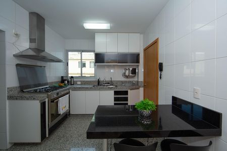Apartamento à venda com 138m², 4 quartos e 3 vagas Apartamento à venda com 138m², 4 quartos e 3 vagasCOZINHA