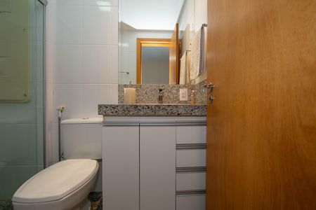 Apartamento à venda com 138m², 4 quartos e 3 vagas Apartamento à venda com 138m², 4 quartos e 3 vagasBANHEIRO3