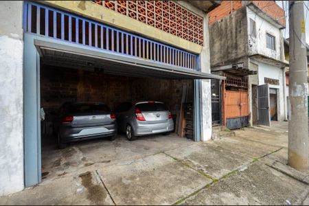 Garagem de casa para alugar com 2 quartos, 100m² em Jardim Bandeirantes (zona Norte), São Paulo