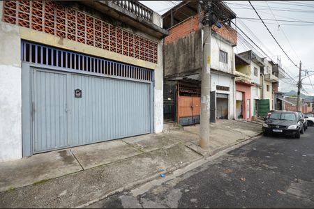 Fachada de casa para alugar com 2 quartos, 100m² em Jardim Bandeirantes (zona Norte), São Paulo