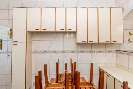 Casa para alugar com 112m², 2 quartos e 1 vaga Casa para alugar com 112m², 2 quartos e 1 vagaCozinha - Armários