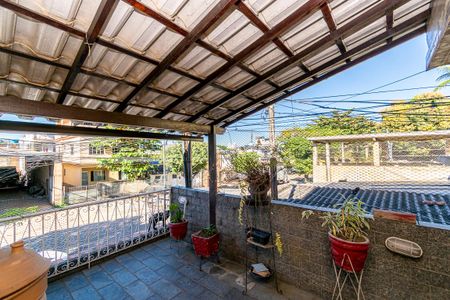 Casa para alugar com 112m², 2 quartos e 1 vaga Casa para alugar com 112m², 2 quartos e 1 vagaVaranda