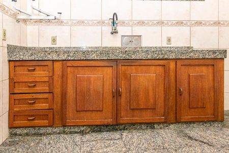 Casa para alugar com 112m², 2 quartos e 1 vaga Casa para alugar com 112m², 2 quartos e 1 vagaCozinha - Armários
