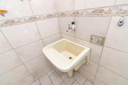 Casa para alugar com 112m², 2 quartos e 1 vaga Casa para alugar com 112m², 2 quartos e 1 vagaÁrea de Serviço