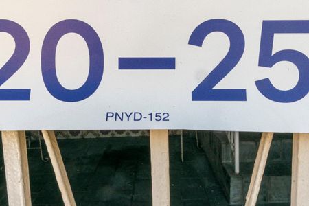 Código da placa de casa para alugar com 2 quartos, 112m² em Cordovil, Rio de Janeiro