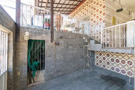 Casa para alugar com 112m², 2 quartos e 1 vaga Casa para alugar com 112m², 2 quartos e 1 vagaVaranda e Garagem