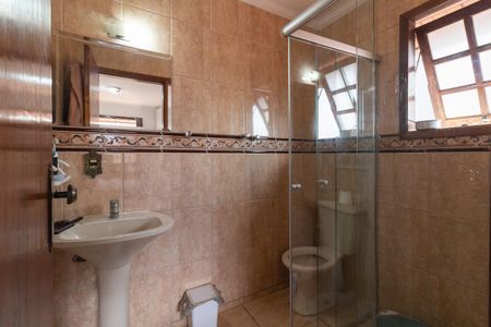 Casa à venda com 180m², 3 quartos e 2 vagas Casa à venda com 180m², 3 quartos e 2 vagasBanheiro da Suíte