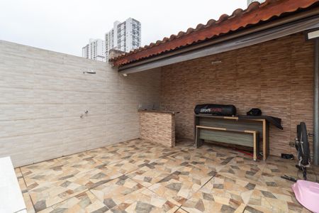 Casa à venda com 180m², 3 quartos e 2 vagas Casa à venda com 180m², 3 quartos e 2 vagasTerraço