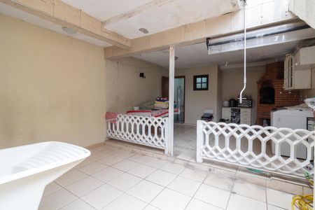 Casa à venda com 180m², 3 quartos e 2 vagas Casa à venda com 180m², 3 quartos e 2 vagasÁrea de Serviço