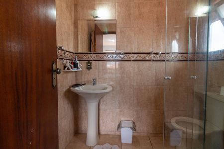 Casa à venda com 180m², 3 quartos e 2 vagas Casa à venda com 180m², 3 quartos e 2 vagasBanheiro da Suíte