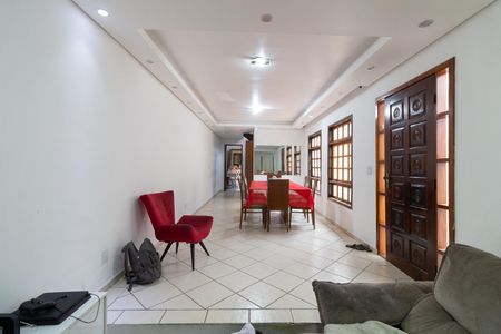 Casa à venda com 180m², 3 quartos e 2 vagas Casa à venda com 180m², 3 quartos e 2 vagasSala