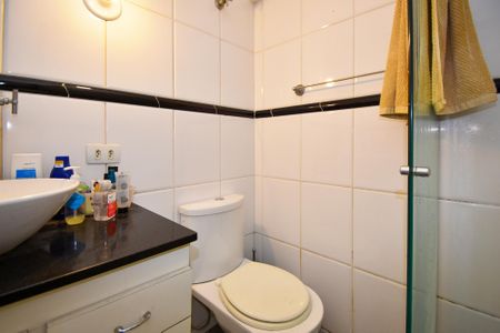 Apartamento para alugar com 72m², 2 quartos e sem vagaBanheiro