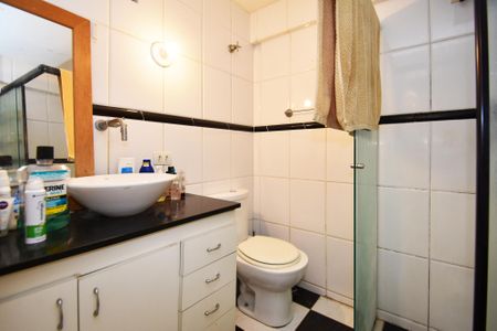 Apartamento para alugar com 72m², 2 quartos e sem vagaBanheiro