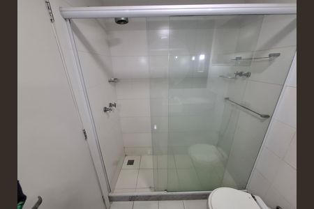 Apartamento para alugar com 89m², 2 quartos e 1 vaga Apartamento para alugar com 89m², 2 quartos e 1 vagaBanheiro da suíte