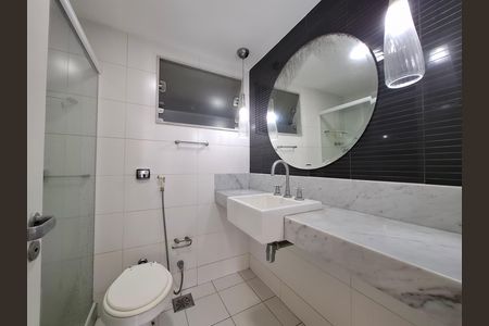 Apartamento para alugar com 89m², 2 quartos e 1 vaga Apartamento para alugar com 89m², 2 quartos e 1 vagaBanheiro da suíte