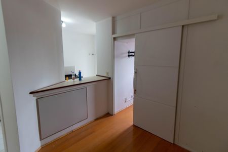 SALA de kitnet/studio para alugar com 1 quarto, 45m² em Centro, Campinas