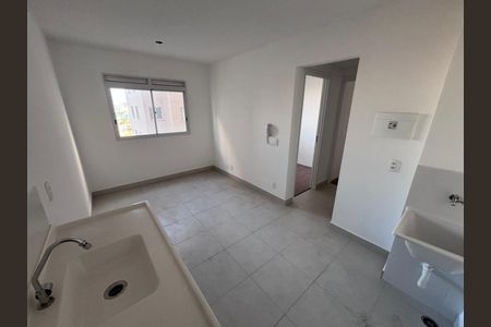 Sala/Cozinha de apartamento à venda com 2 quartos, 31m² em Parque Novo Mundo, São Paulo