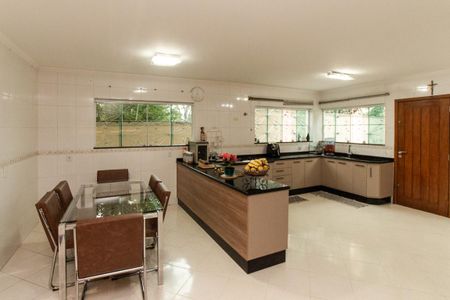 Casa para alugar com 470m², 4 quartos e 7 vagasCozinha