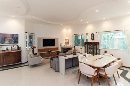 Sala de casa à venda com 4 quartos, 470m² em Tremembé, São Paulo