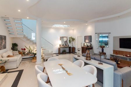 Casa para alugar com 470m², 4 quartos e 7 vagasSala