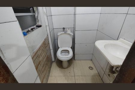 Banheiro de casa para alugar com 1 quarto, 35m² em Jardim Nova Poa, Poá