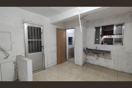 Sala / Cozinha / Área de serviço de casa para alugar com 1 quarto, 35m² em Jardim Nova Poa, Poá